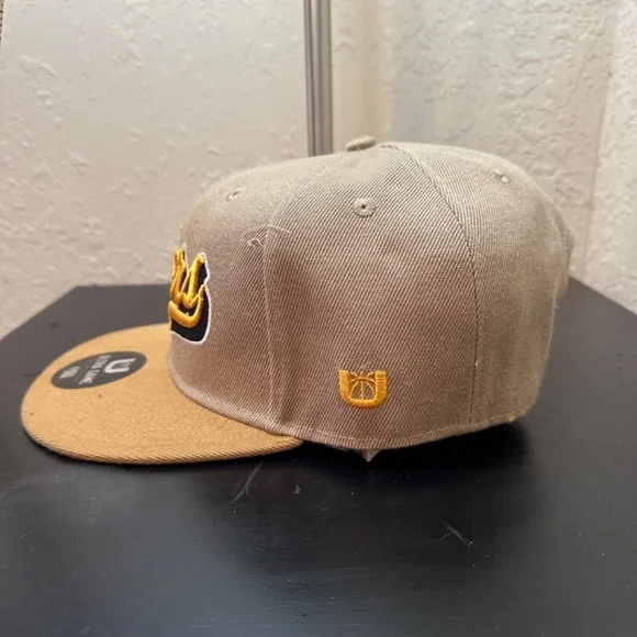 New With Tags Unisex Ultra Game Los Angeles Lakers Snapback Hat - Picture 2 of 9